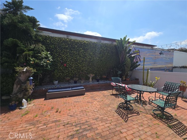 1950 Springfield Avenue, Hermosa Beach, California 90254, 3 Bedrooms Bedrooms, ,1 BathroomBathrooms,Residential,Sold,Springfield,SB24097224