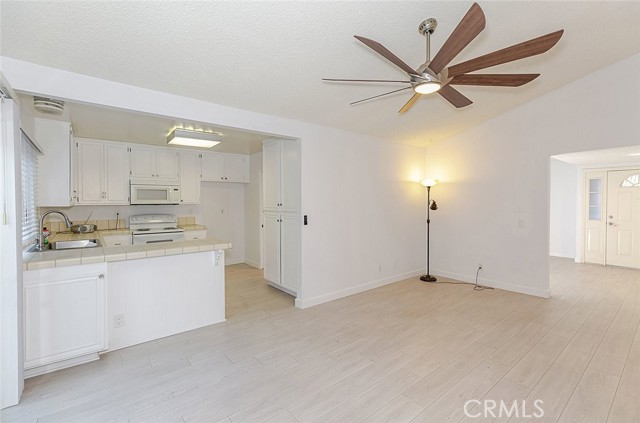 Detail Gallery Image 32 of 45 For 11685 Amigo Ave, Porter Ranch,  CA 91326 - 3 Beds | 2 Baths