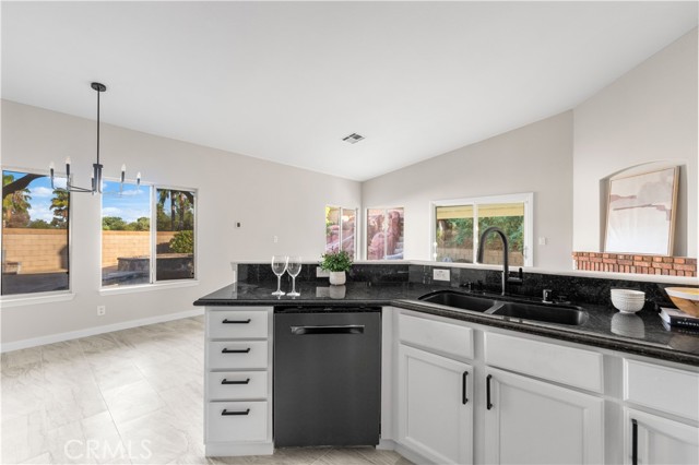 Detail Gallery Image 19 of 36 For 4652 Starstone Ct, Palmdale,  CA 93551 - 3 Beds | 2 Baths