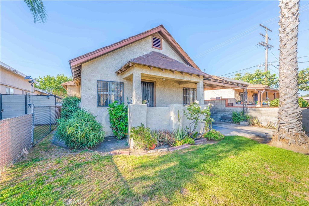 939 E 88th Place
