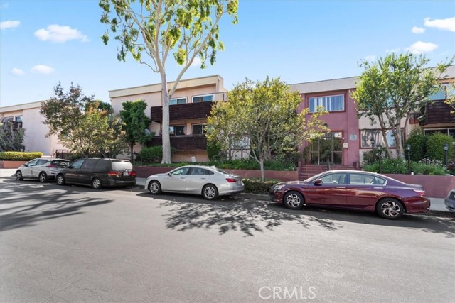 5403 Newcastle Avenue, Encino CA: https://media.crmls.org/medias/30680007-6b27-443b-b9d6-c01169543722.jpg