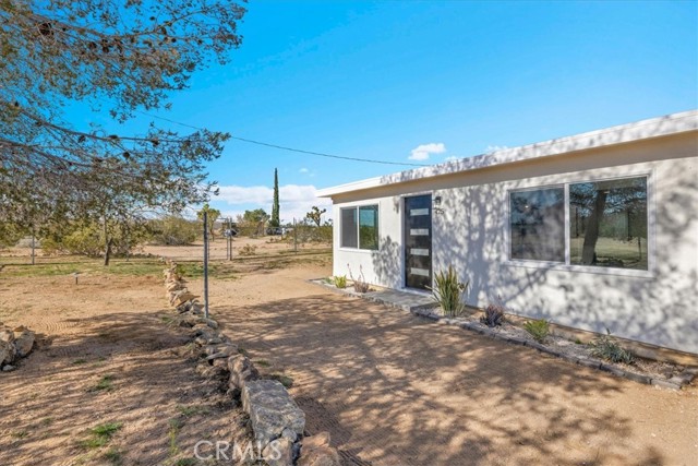 Detail Gallery Image 4 of 35 For 475 Fair Acres Ln, Landers,  CA 92285 - 3 Beds | 2 Baths