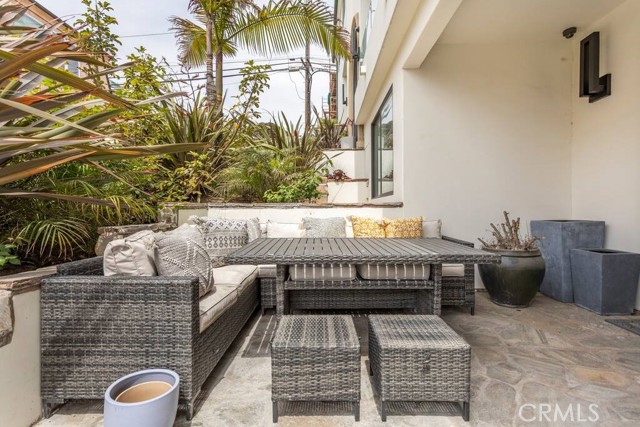 Detail Gallery Image 20 of 27 For 314 32nd St, Manhattan Beach,  CA 90266 - 3 Beds | 2/1 Baths