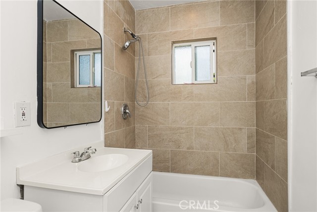 Detail Gallery Image 17 of 62 For 825 S Shelton St, Santa Ana,  CA 92703 - 3 Beds | 3 Baths