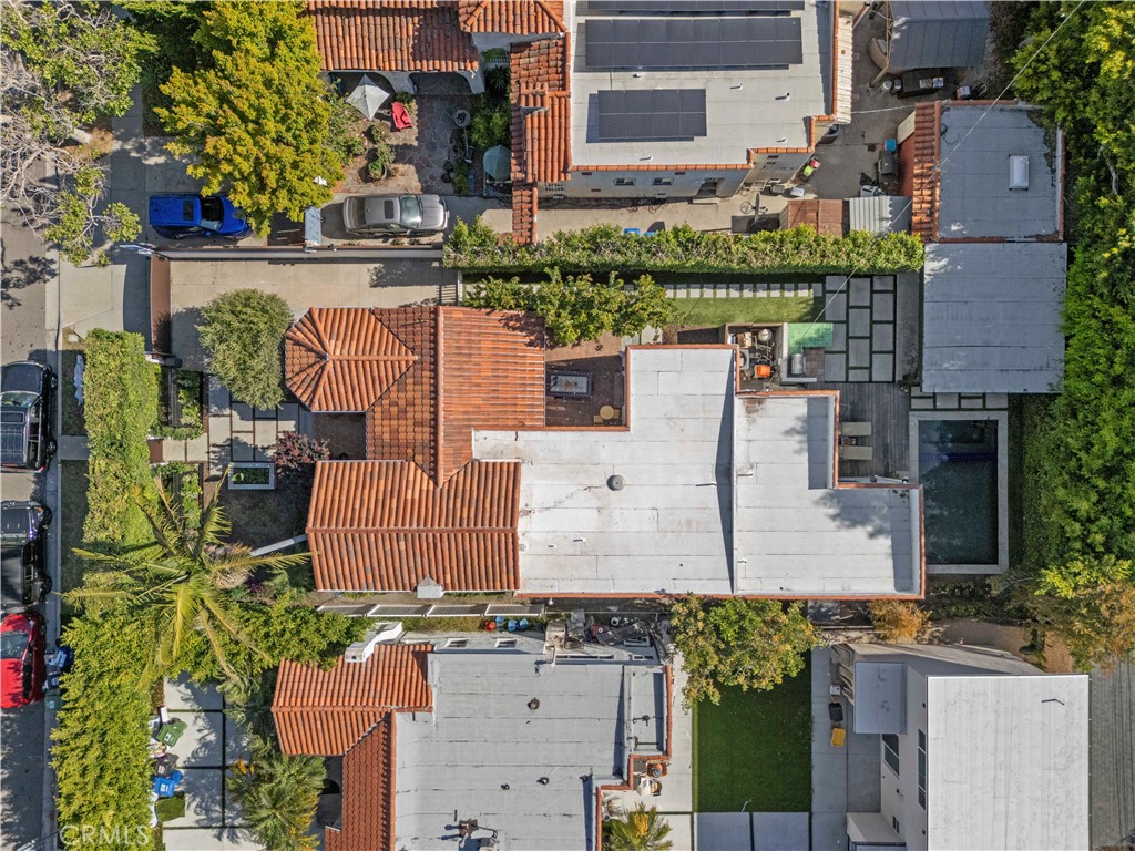 https://media.crmls.org/medias/306af58c-763c-4dd5-bdfd-8088df24da5a.jpg?preset=X-Large