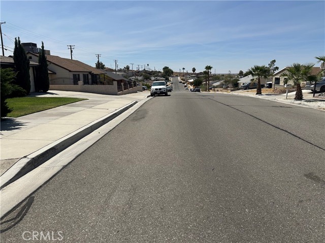 Detail Gallery Image 2 of 19 For 246 E Virginia Way, Barstow,  CA 92311 - 3 Beds | 1 Baths