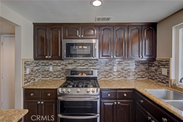 Detail Gallery Image 16 of 46 For 26691 Kicking Horse Dr, Corona,  CA 92883 - 3 Beds | 2/1 Baths