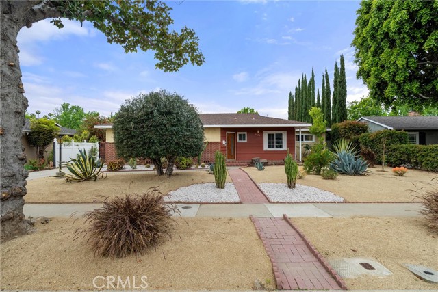 Detail Gallery Image 2 of 46 For 2528 French St, Santa Ana,  CA 92706 - 3 Beds | 3 Baths