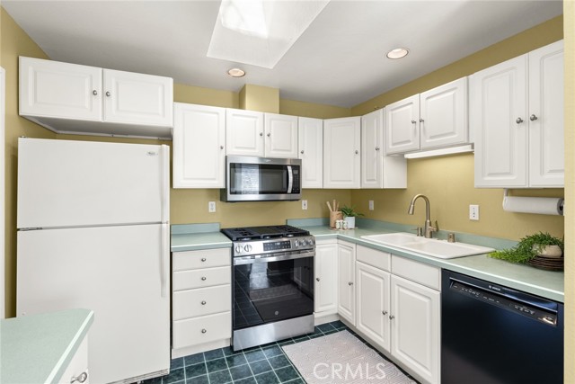 Detail Gallery Image 12 of 41 For 1440 Laburnum Ave, Chico,  CA 95926 - 5 Beds | 2 Baths