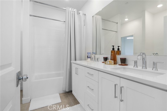 Detail Gallery Image 16 of 25 For 1096 N Anaheim Blvd., Anaheim,  CA 92801 - 4 Beds | 3/1 Baths