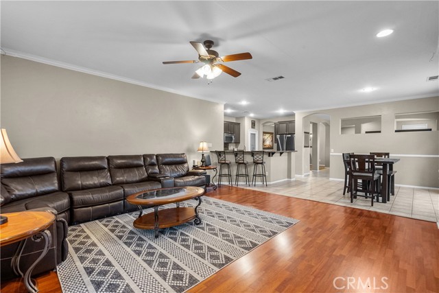 Detail Gallery Image 24 of 59 For 39926 Meadowcrest Way, Palmdale,  CA 93551 - 5 Beds | 3 Baths