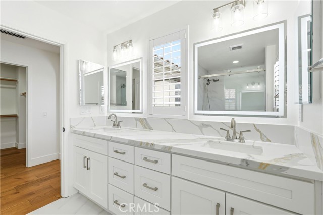 Detail Gallery Image 24 of 35 For 11537 Amalfi, Porter Ranch,  CA 91326 - 2 Beds | 3 Baths