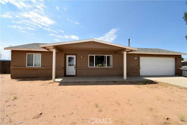 Detail Gallery Image 3 of 16 For 14247 Mission St, Oak Hills,  CA 92344 - 3 Beds | 2 Baths