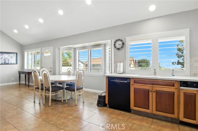 Detail Gallery Image 10 of 50 For 11021 Cedar Creek Dr, Rancho Cucamonga,  CA 91737 - 4 Beds | 2 Baths