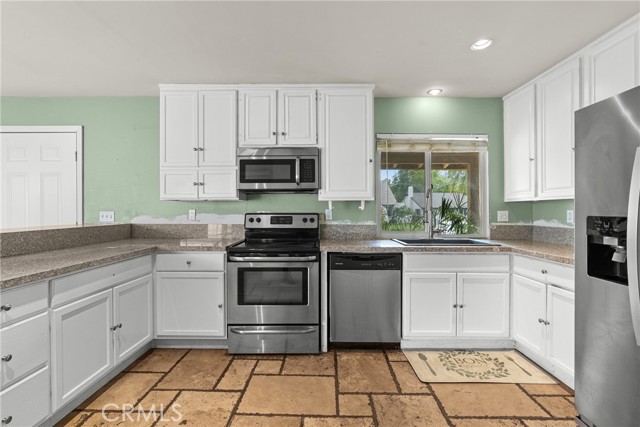 Detail Gallery Image 11 of 27 For 1853 1853 Hillary Ct, Simi Valley,  CA 93065 - 3 Beds | 2 Baths