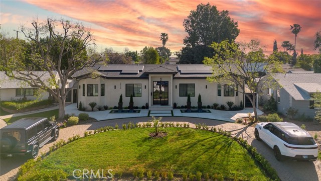 Detail Gallery Image 5 of 70 For 7714 Lasaine Ave, Northridge,  CA 91325 - 3 Beds | 4 Baths