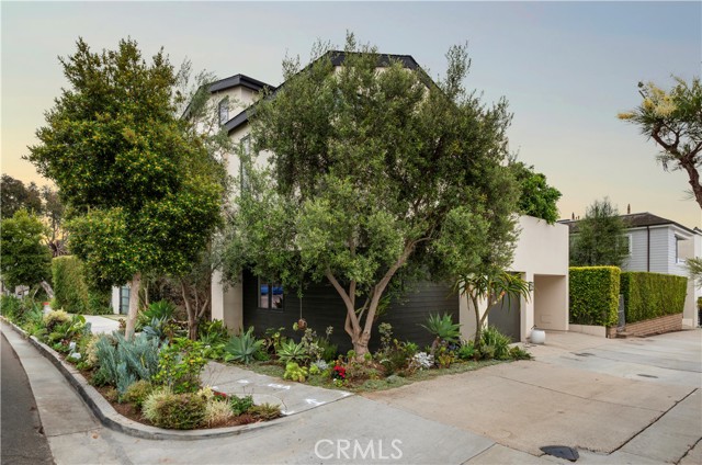 3731 5th Avenue, Corona del Mar CA: https://media.crmls.org/medias/3074a59c-b873-4fbb-a337-cd9493a8c373.jpg
