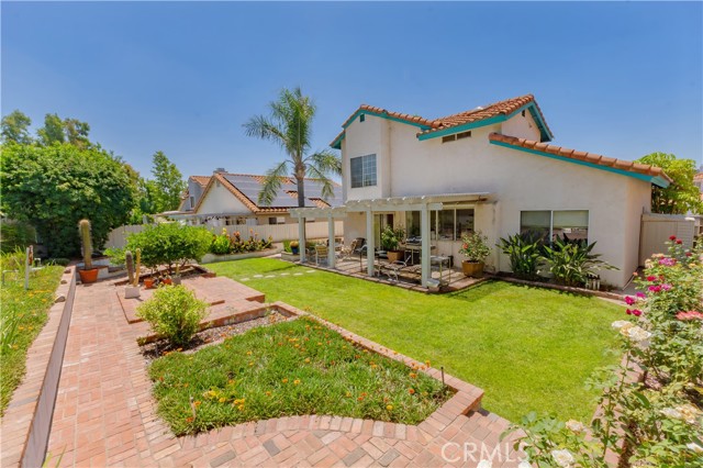 13674 Bennington Court, Fontana CA: https://media.crmls.org/medias/3074d503-8a9d-4a78-b24d-acb1ac21a742.jpg