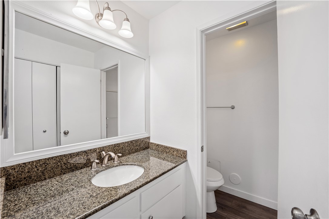 Detail Gallery Image 6 of 10 For 8601 International Ave #172,  Canoga Park,  CA 91304 - 2 Beds | 2 Baths