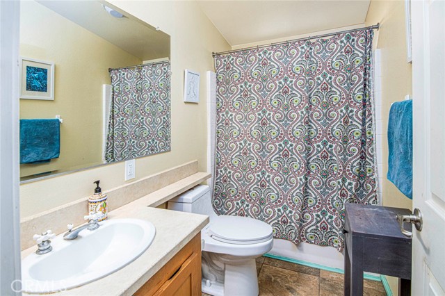 Detail Gallery Image 16 of 25 For 40646 E Benton Rd, Hemet,  CA 92544 - 3 Beds | 2 Baths