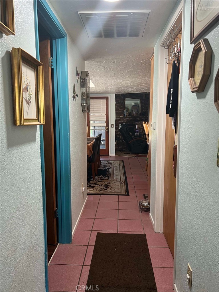 https://media.crmls.org/medias/30779739-9116-47f0-8bfa-f31e2d82d656.jpg?preset=X-Large