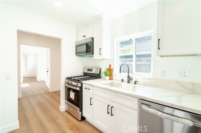 Detail Gallery Image 5 of 22 For 13300 S Largo, Compton,  CA 90222 - 3 Beds | 2 Baths