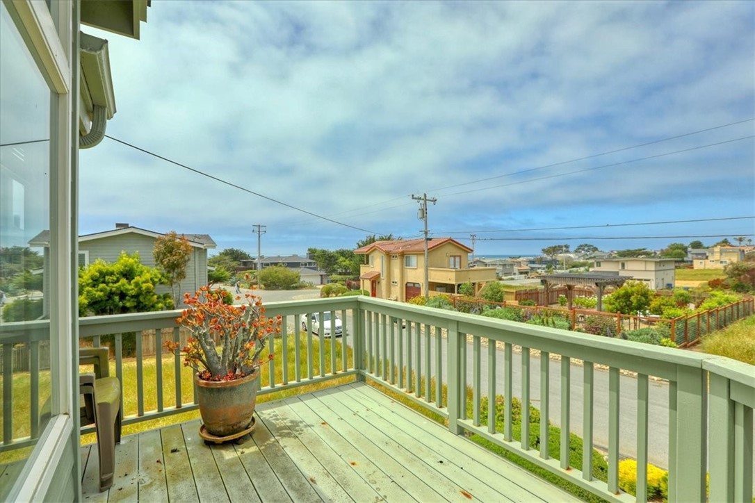Detail Gallery Image 4 of 60 For 320 Jean Street, Cambria,  CA 93428 - 3 Beds | 2/1 Baths