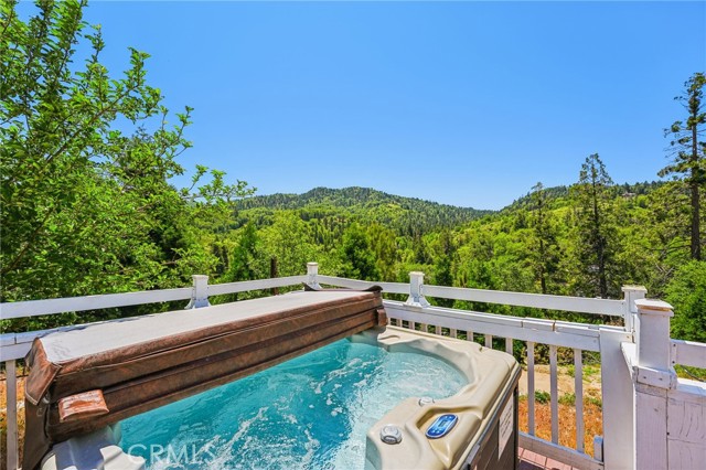 29450 Piney Lane, Cedar Glen CA: https://media.crmls.org/medias/307974bb-df7b-4933-84b2-405c080f3a21.jpg