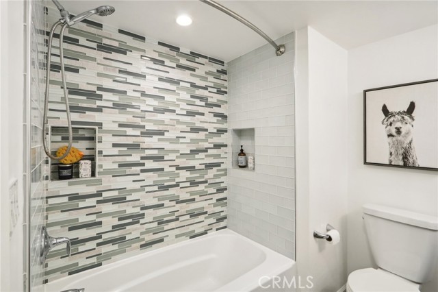 Detail Gallery Image 22 of 43 For 2909 Arizona Ave #3,  Santa Monica,  CA 90404 - 3 Beds | 2/1 Baths