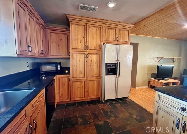 44293 Copper Creek Way, Coarsegold CA: https://media.crmls.org/medias/307a13a2-c452-4c49-8ab9-4a8be83fe9b1.jpg