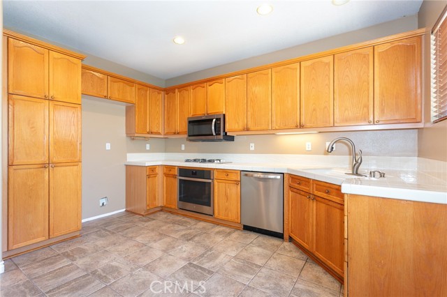 Detail Gallery Image 19 of 24 For 1750 Tallowberry Ln, Simi Valley,  CA 93065 - 3 Beds | 2/1 Baths
