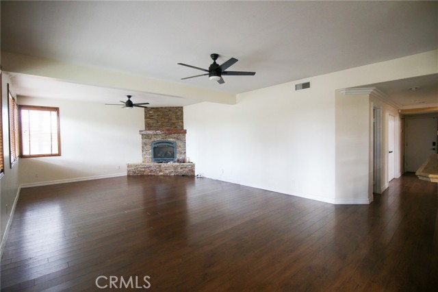 30499 Covecrest Circle, Menifee CA: https://media.crmls.org/medias/307a647a-d84d-4a1a-8d36-754ff9a9f62c.jpg