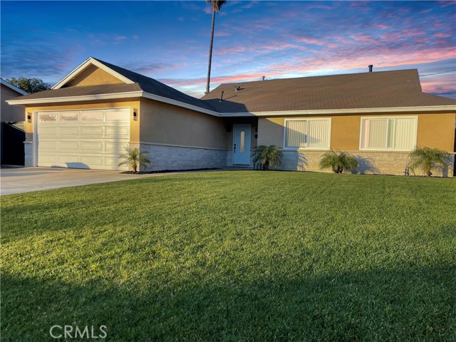Detail Gallery Image 4 of 43 For 1687 Sunrise Way, Corona,  CA 92882 - 4 Beds | 1/1 Baths