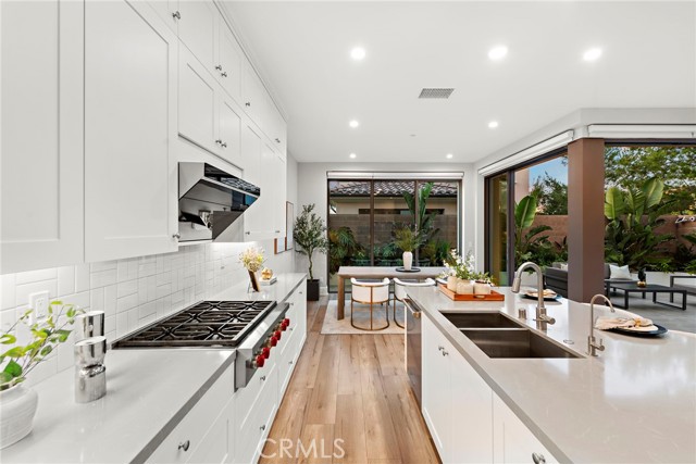 Detail Gallery Image 14 of 45 For 101 Artista, Irvine,  CA 92602 - 4 Beds | 4 Baths
