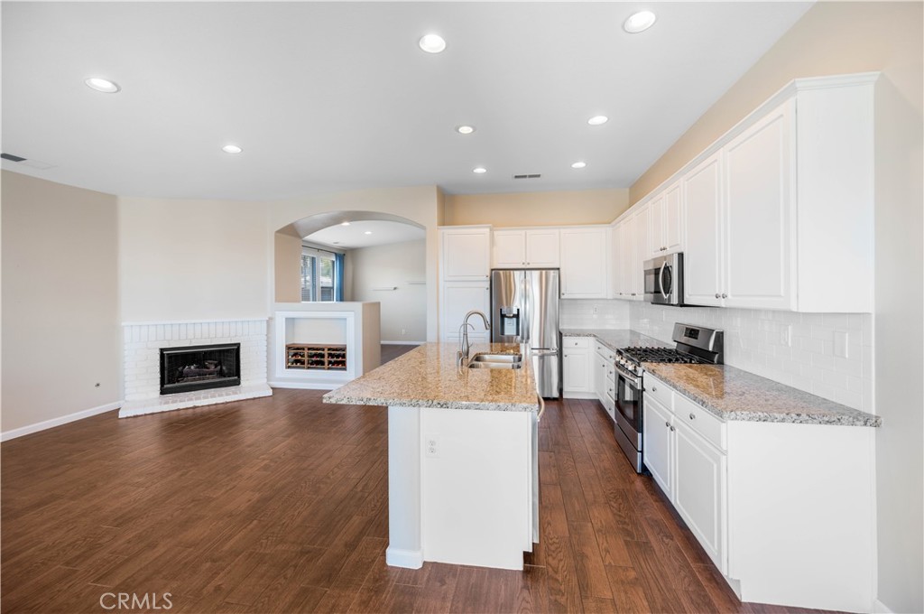 MLS #OC25165991 image #15