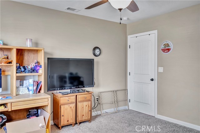 Detail Gallery Image 8 of 14 For 11988 Pecos, Apple Valley,  CA 92308 - 3 Beds | 2 Baths