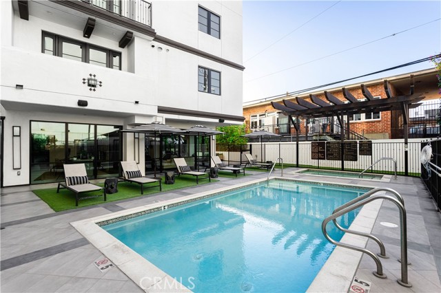 Detail Gallery Image 23 of 34 For 1333 S Orange Grove Ave #304,  Los Angeles,  CA 90019 - 2 Beds | 2 Baths