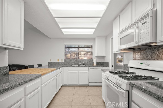 Detail Gallery Image 14 of 52 For 64616 Spyglass Ave, Desert Hot Springs,  CA 92240 - 3 Beds | 2 Baths