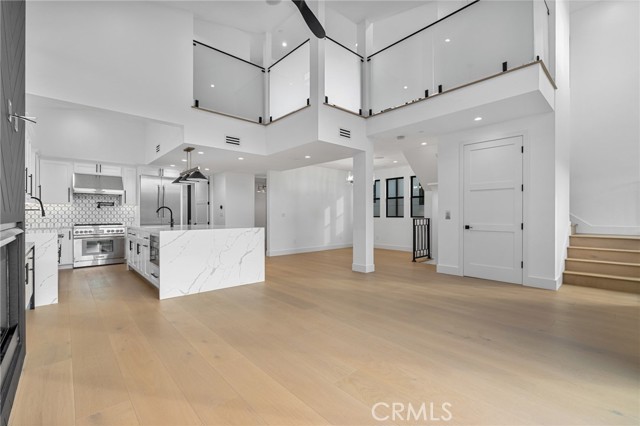 Detail Gallery Image 4 of 45 For 110 S Irena Ave a,  Redondo Beach,  CA 90277 - 4 Beds | 4 Baths