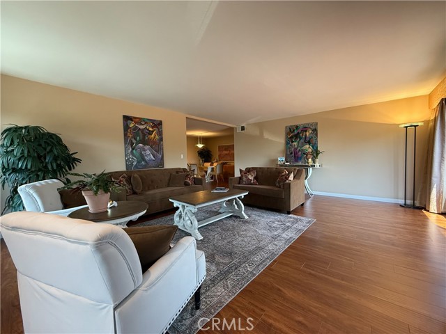 3663 Los Feliz Boulevard, Los Angeles CA: https://media.crmls.org/medias/307e3e59-86de-43c0-91fd-d84d89b46e9f.jpg