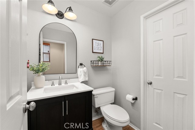 Detail Gallery Image 17 of 52 For 16422 Empire Lakes Ct, Fontana,  CA 92336 - 4 Beds | 2/1 Baths