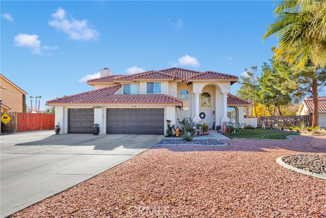 Detail Gallery Image 2 of 55 For 20443 Red Hawk Pl, Apple Valley,  CA 92308 - 5 Beds | 3 Baths