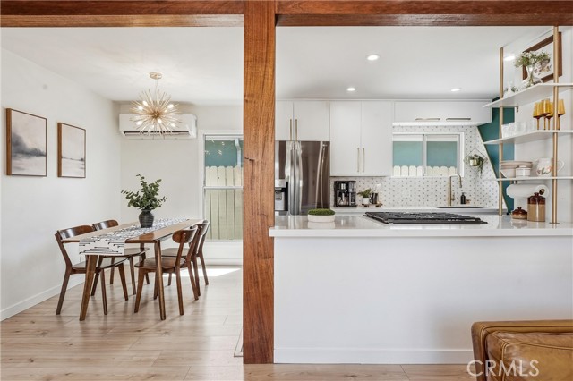 Detail Gallery Image 3 of 23 For 2157 Gale Ave, Long Beach,  CA 90810 - 4 Beds | 3 Baths