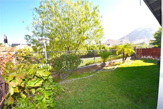 1886 Mount Verdugo Lane, Perris CA: https://media.crmls.org/medias/307fc680-5cbf-4d78-b5ea-9ab43493c239.jpg