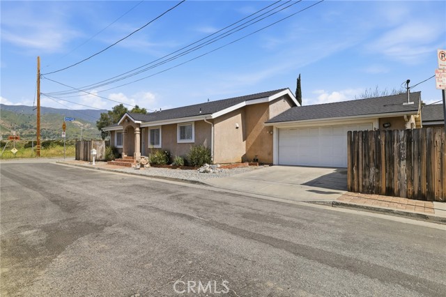 Detail Gallery Image 27 of 41 For 10744 Radwin Ave, Sunland,  CA 91040 - 3 Beds | 2 Baths