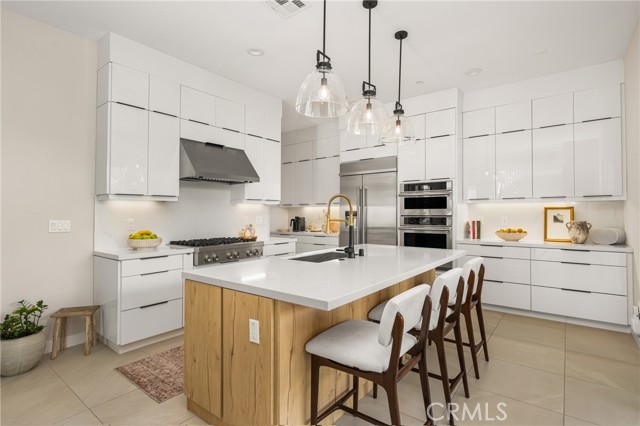 Detail Gallery Image 17 of 64 For 211 Brackens, Lake Forest,  CA 92630 - 4 Beds | 4 Baths