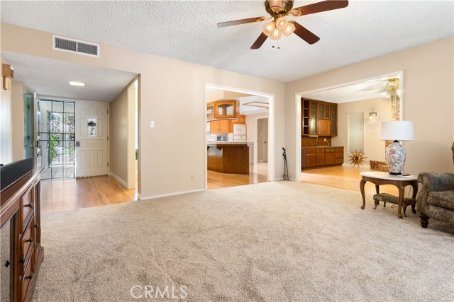 3419 Crest Drive, Bakersfield CA: https://media.crmls.org/medias/30810640-0f35-4e76-9711-11f9fe775ae5.jpg