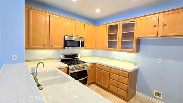 Detail Gallery Image 4 of 30 For 1492 Amsterdam Ct, Upland,  CA 91786 - 3 Beds | 2/1 Baths