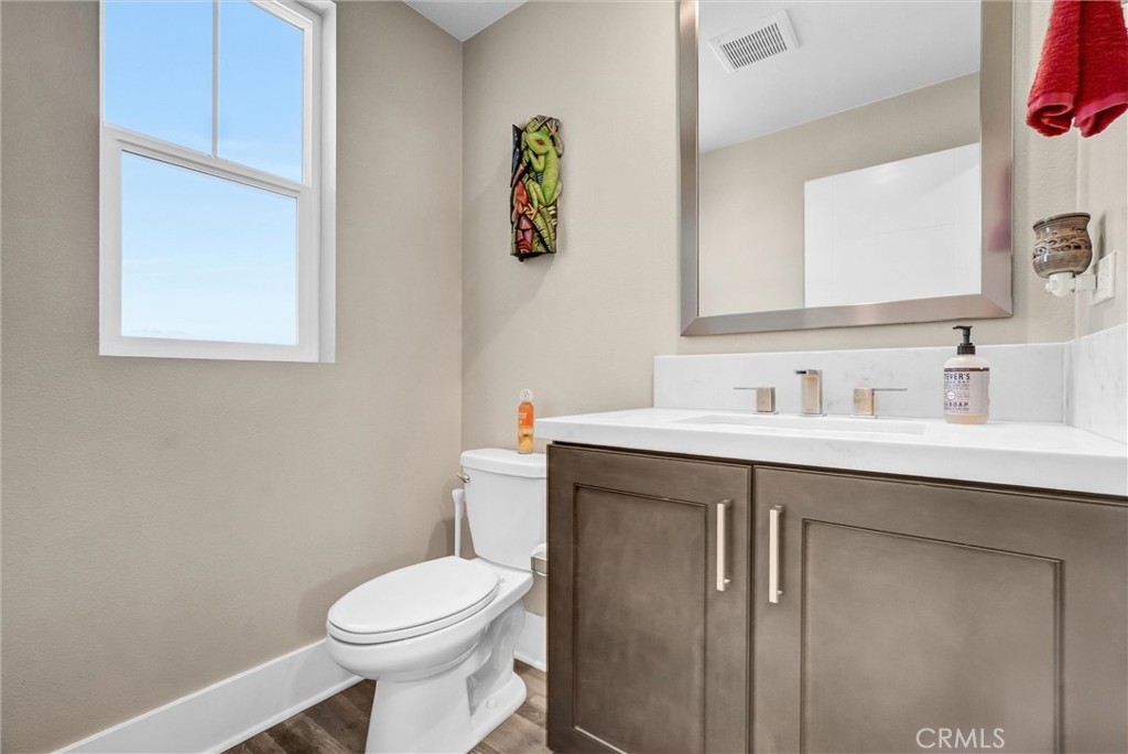 3081cfe8 3e3c 4e2d 8c82 B093c8541300