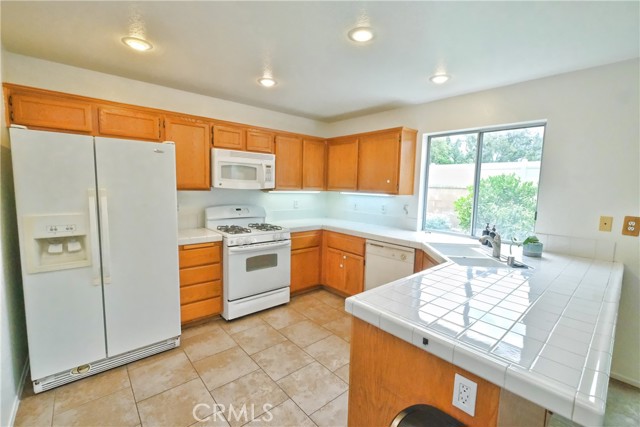 Detail Gallery Image 12 of 31 For 1778 Rockview Way, Pomona,  CA 91766 - 3 Beds | 3 Baths